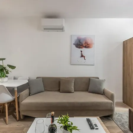 Cozy City Center 100mbs Apartamento Durrës